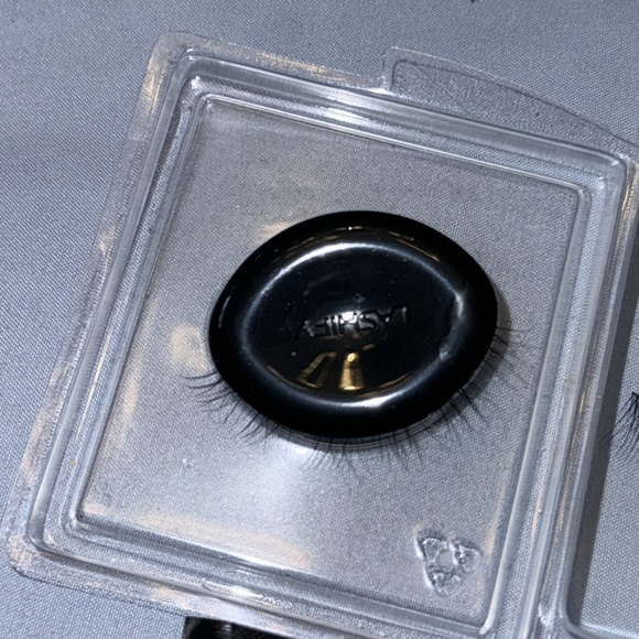 1 ONE PACKET: LASHIFY A8 OPENED amplify - Picture 3 of 5